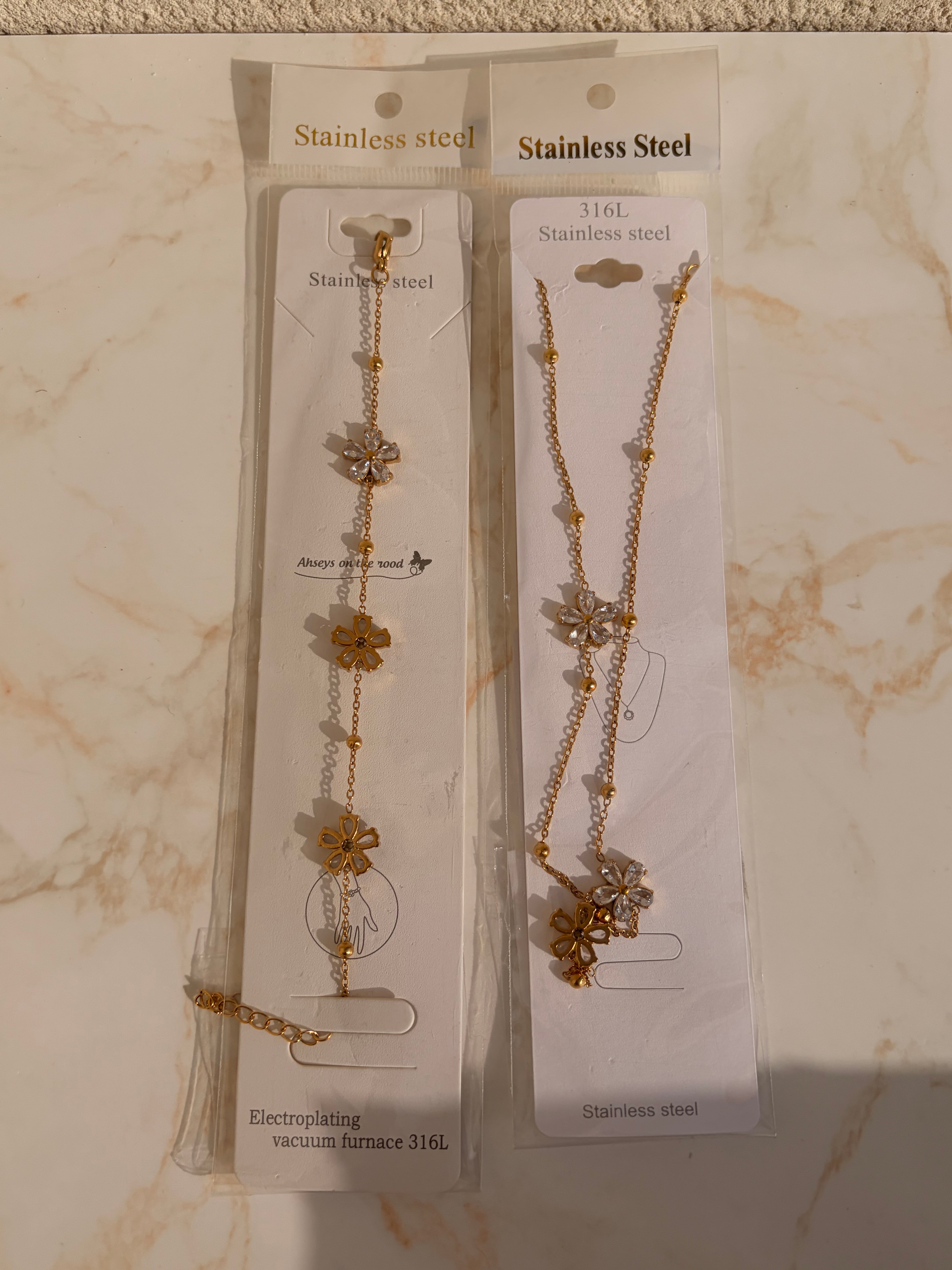Lot de 13 bijoux